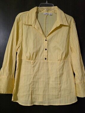 Cato Pale Yellow Pleated Button-Front Blouse Large Cuffed Women's Size XL